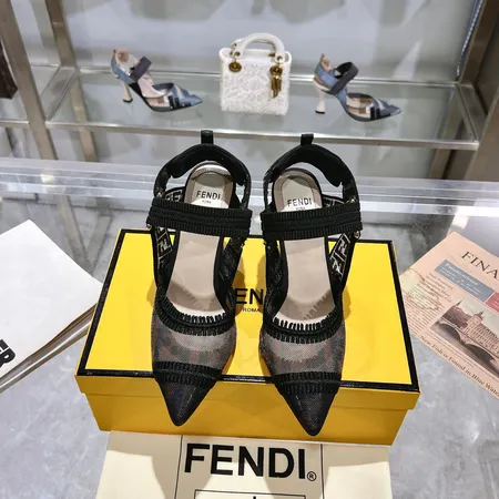 フェンディ サンダル
