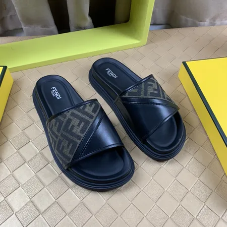 フェンディ スリッパ