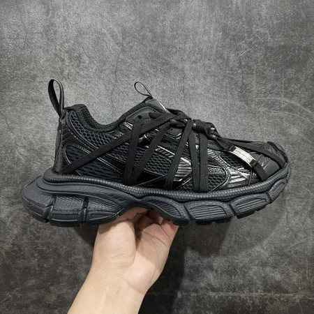 バレンシアガ スニーカー