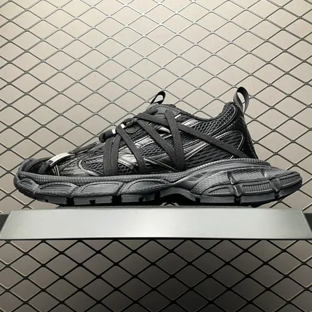 バレンシアガ スニーカー