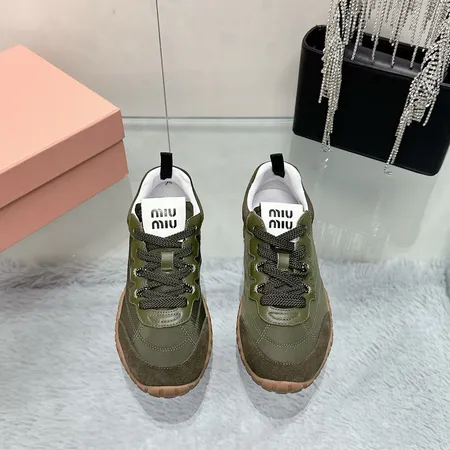 ミュウミュウ カジュアルシューズ