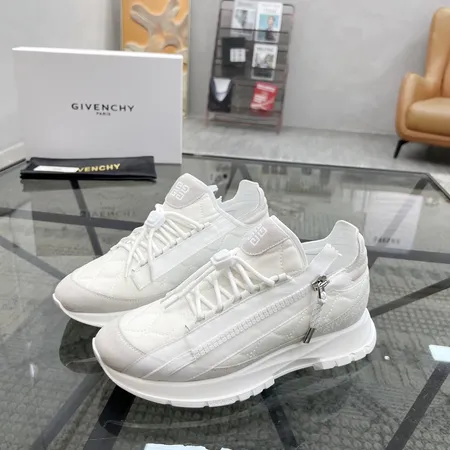 ジバンシィ スニーカー