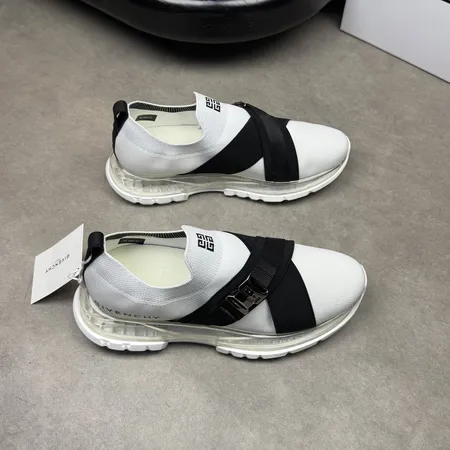 ジバンシィ スニーカー