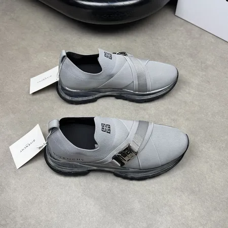 ジバンシィ スニーカー