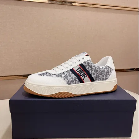 ディオール カジュアルシューズ