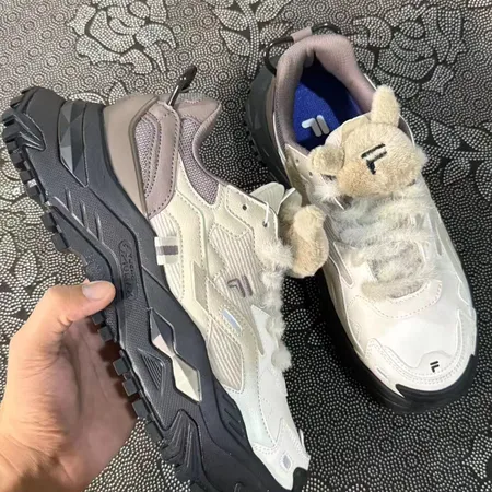 フィラ スニーカー