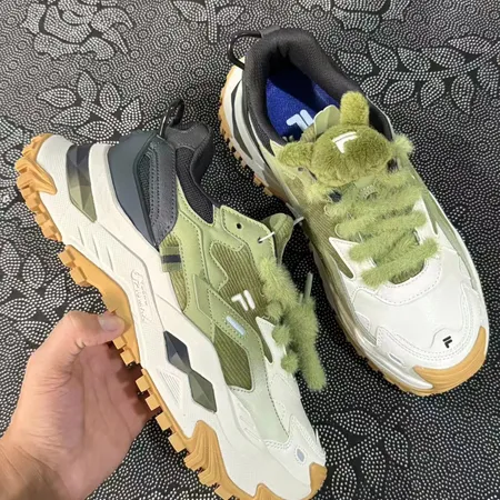 フィラ スニーカー