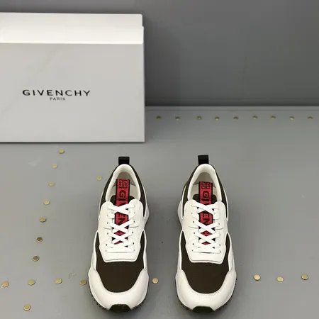 ジバンシィ スニーカー