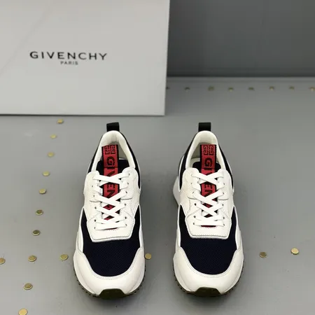 ジバンシィ スニーカー