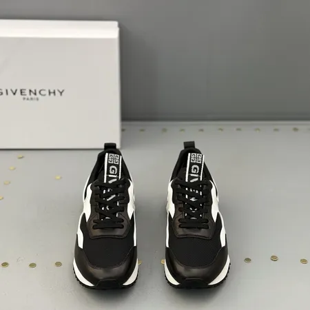 ジバンシィ スニーカー