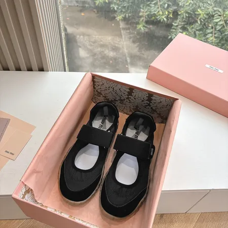 ミュウミュウ カジュアルシューズ