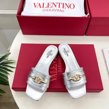 ヴァレンティノ スリッパ