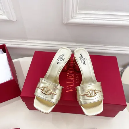 ヴァレンティノ スリッパ