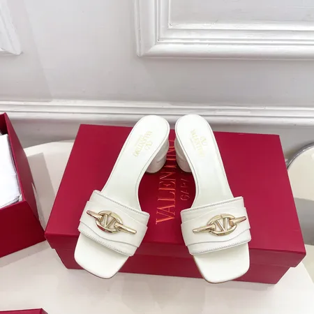 ヴァレンティノ スリッパ