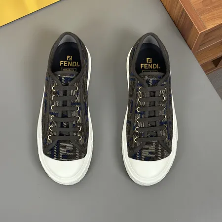 フェンディ カジュアルシューズ