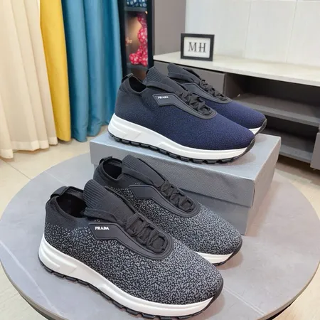 プラダ スニーカー