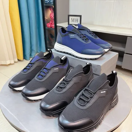 プラダ スニーカー