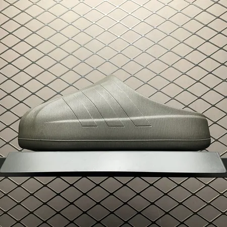 アディダス スリッパ