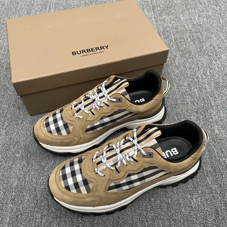 バーバリー ス カジュアルシューズ