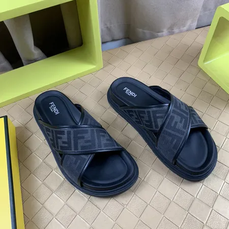 フェンディ スリッパ