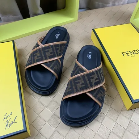 フェンディ スリッパ