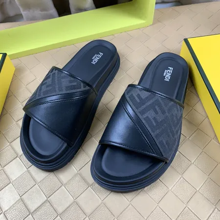 フェンディ スリッパ