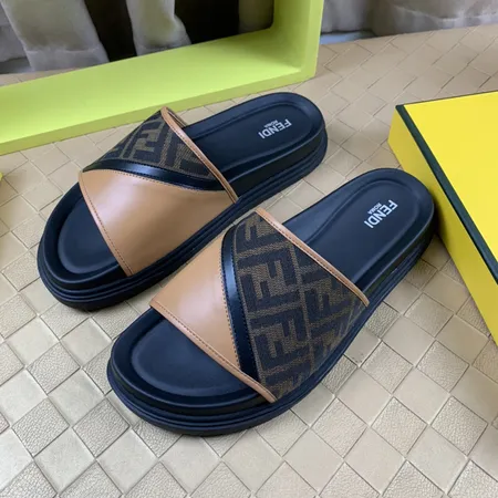 フェンディ スリッパ