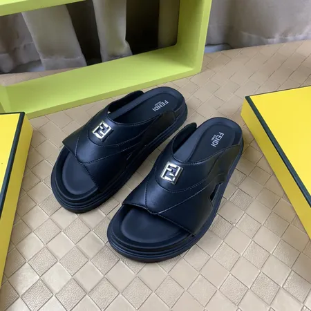 フェンディ スリッパ