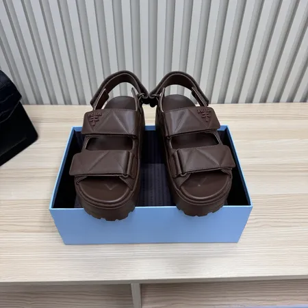 プラダ サンダル