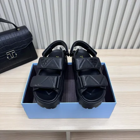 プラダ サンダル