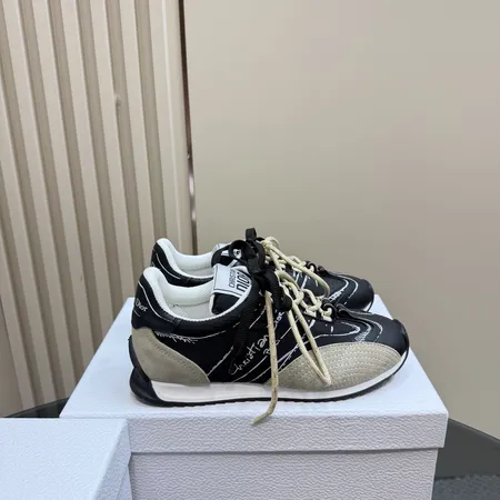 ディオール スニーカー