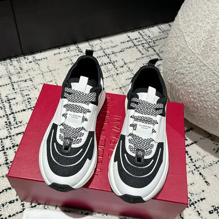 ヴァレンティノ スニーカー