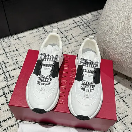 ヴァレンティノ スニーカー