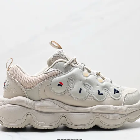 フィラ スニーカー