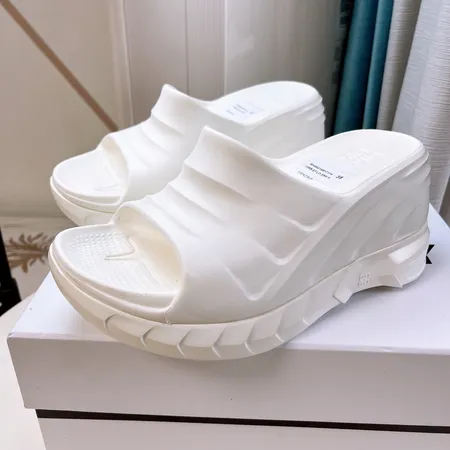 ジバンシィ スリッパ