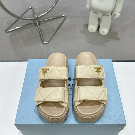 プラダ サンダル