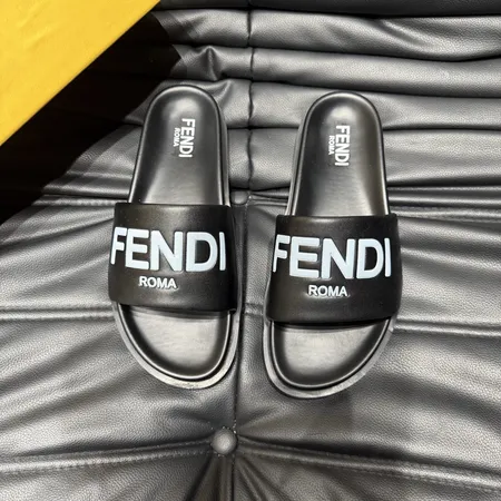フェンディ スリッパ