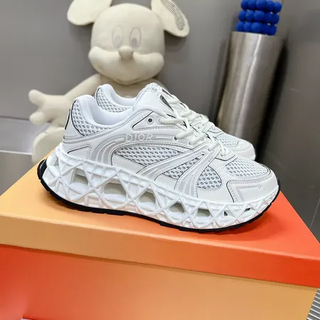 ディオール スニーカー