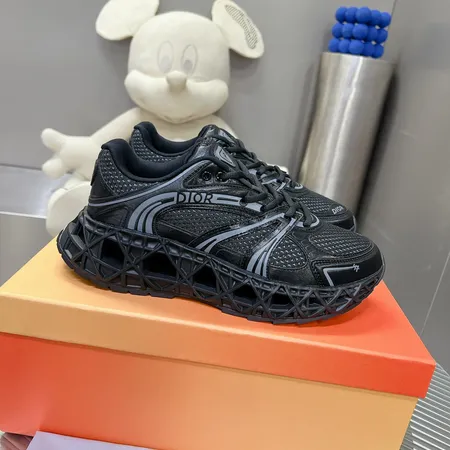 ディオール スニーカー