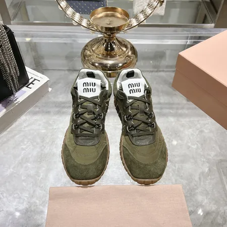 ミュウミュウ カジュアルシューズ