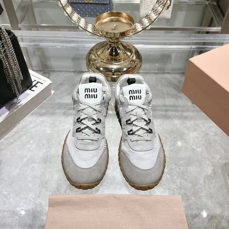 ミュウミュウ カジュアルシューズ