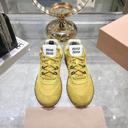 ミュウミュウ カジュアルシューズ