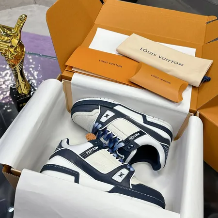 ルイヴィトン カジュアルシューズ