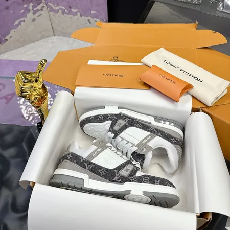 ルイヴィトン カジュアルシューズ