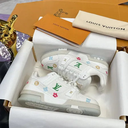 ルイヴィトン カジュアルシューズ