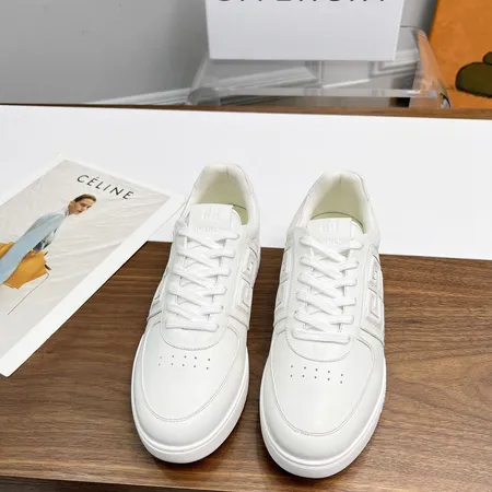 ジバンシィ カジュアルシューズ