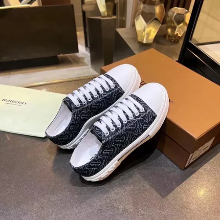 バーバリー ス カジュアルシューズ