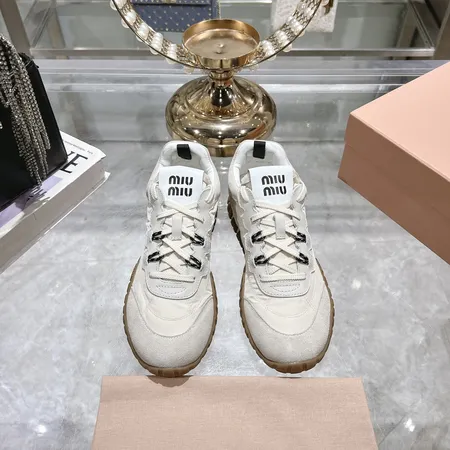 ミュウミュウ カジュアルシューズ