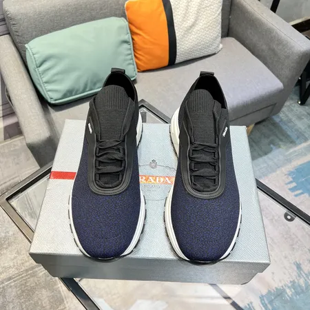 プラダ スニーカー