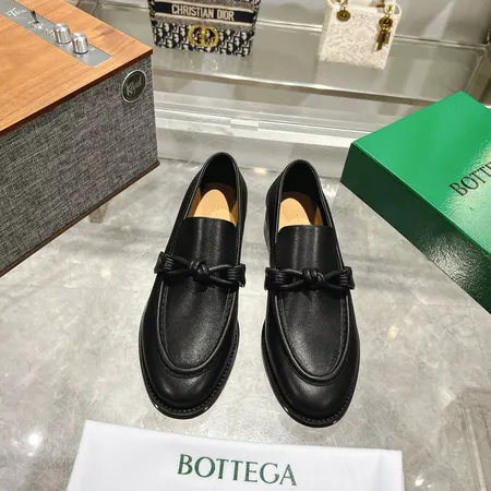 ボッテガ ヴェネタ カジュアルシューズ